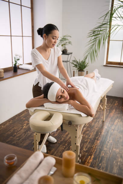 5 benefits of a warm oil massage after a long week